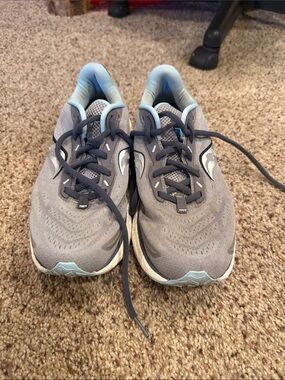 Saucony Women's Gray and Light Blue Running Shoes